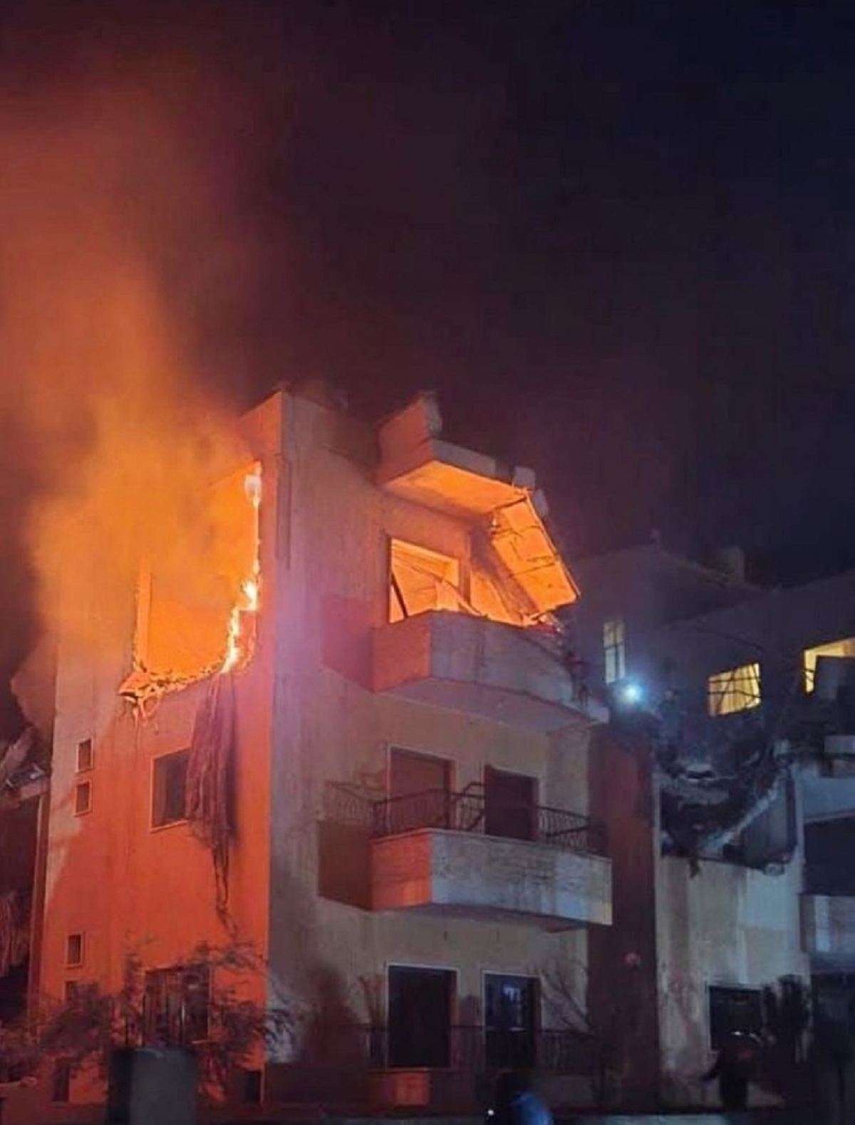 4 شهداء بينهم طفلان بغارة اسرائيلية استهدفت منزلاً في مشغرة بالبقاع